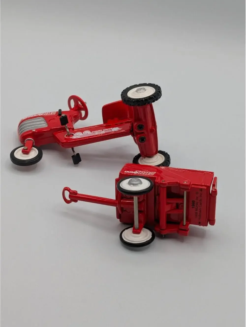 Hallmark Keepsake 1955 Murray Tractor and Trailer, 1998, 5th in the Series, NEW